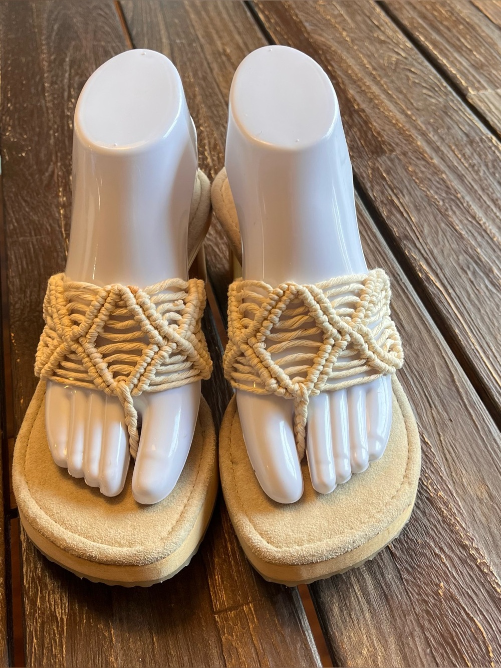 On Your Feet Women’s Macrame Thong Slip On Wooden Sandal Shoes Boho Hippie Sz 7M